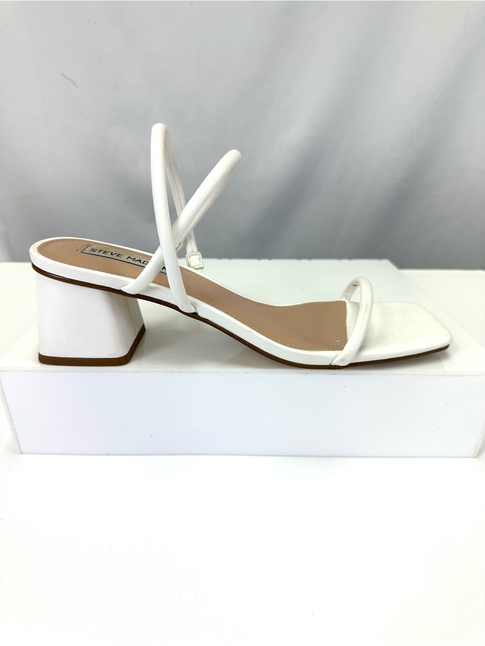 Steve Madden white square toe sandal Womens size 9 block heel wedding summer